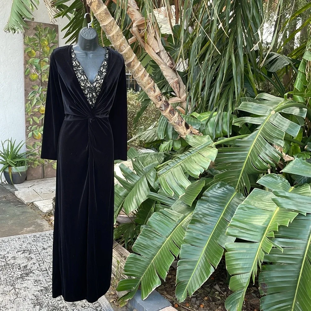 Cache velvet tlace trim dress with front slit